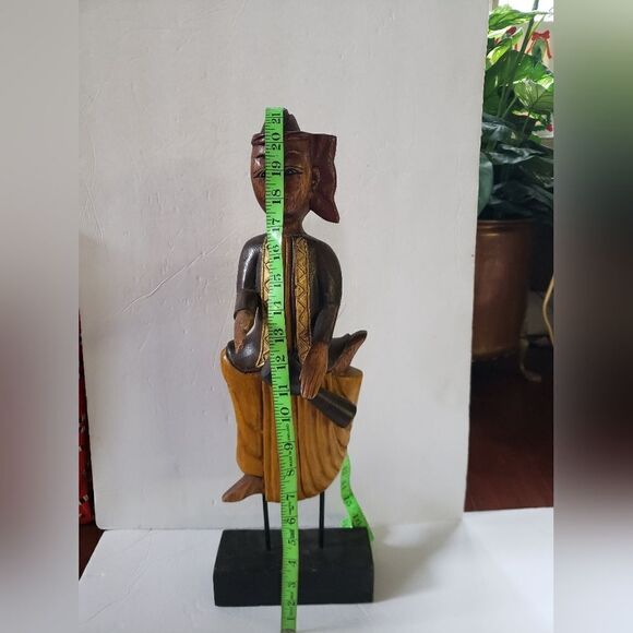 Large Wood Statue   - Picture 8 of 9